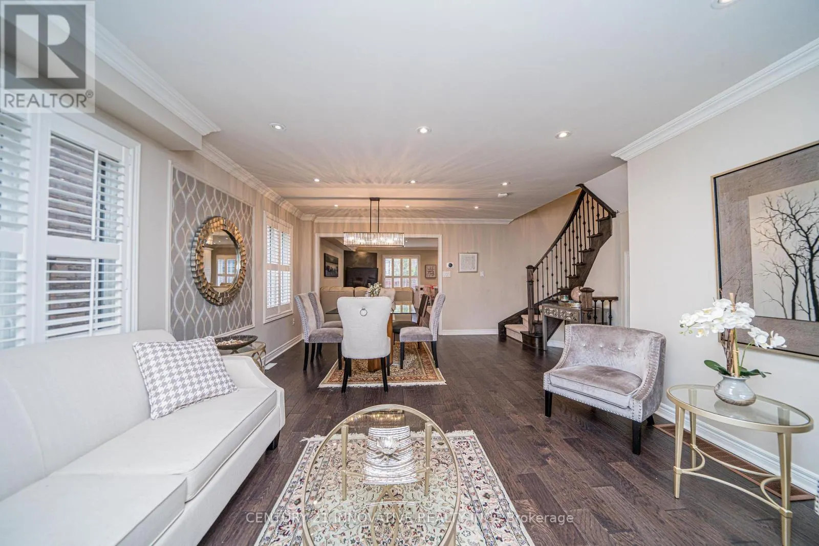 UPPER - 46 LAURA SABRINA DRIVE