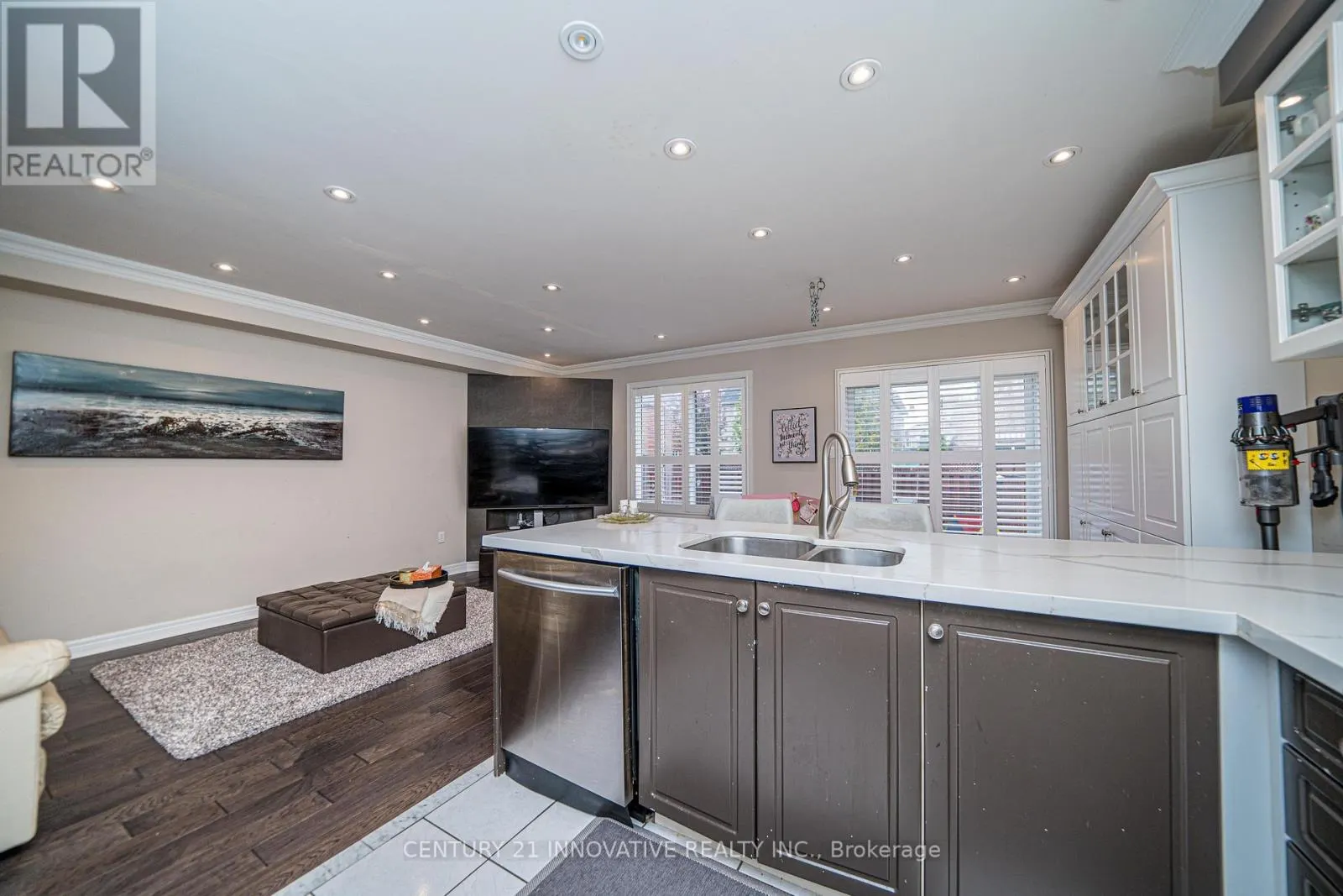 UPPER - 46 LAURA SABRINA DRIVE