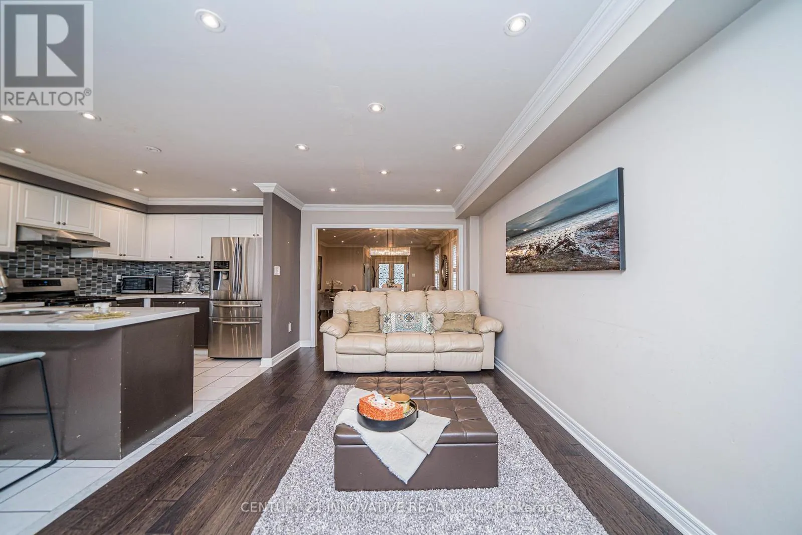 UPPER - 46 LAURA SABRINA DRIVE