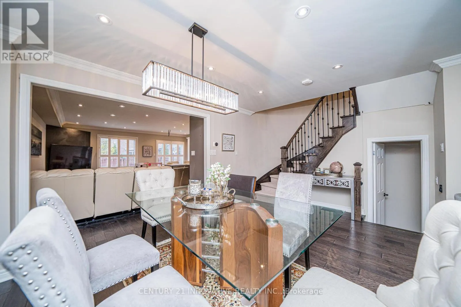 UPPER - 46 LAURA SABRINA DRIVE
