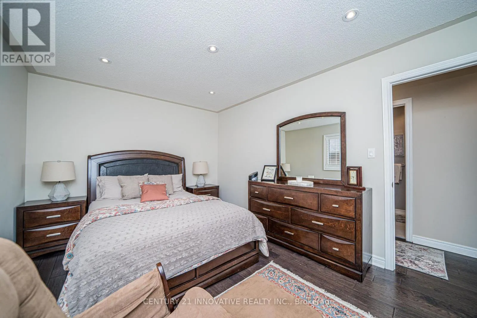 UPPER - 46 LAURA SABRINA DRIVE