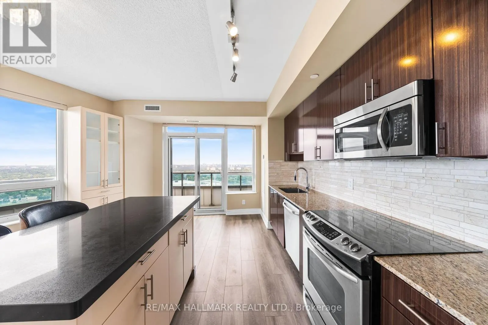 PH301 - 7171 YONGE STREET