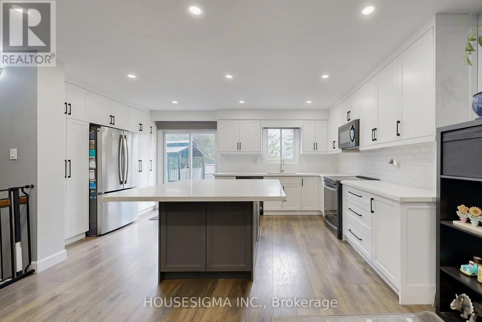 54 OAKMOUNT CRESCENT