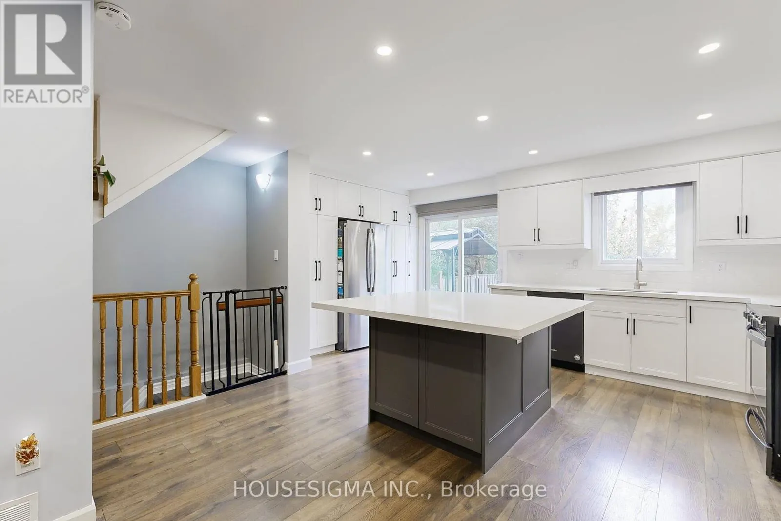 54 OAKMOUNT CRESCENT