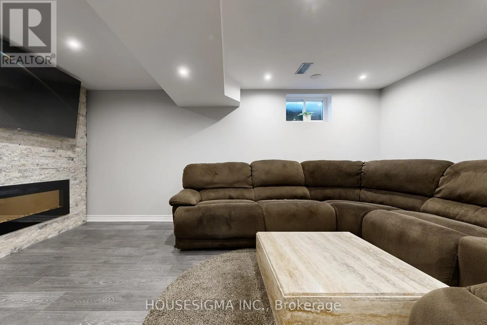 54 OAKMOUNT CRESCENT
