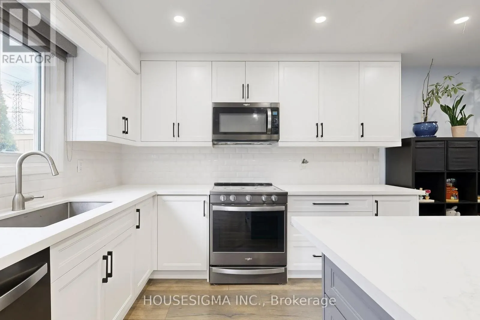 54 OAKMOUNT CRESCENT