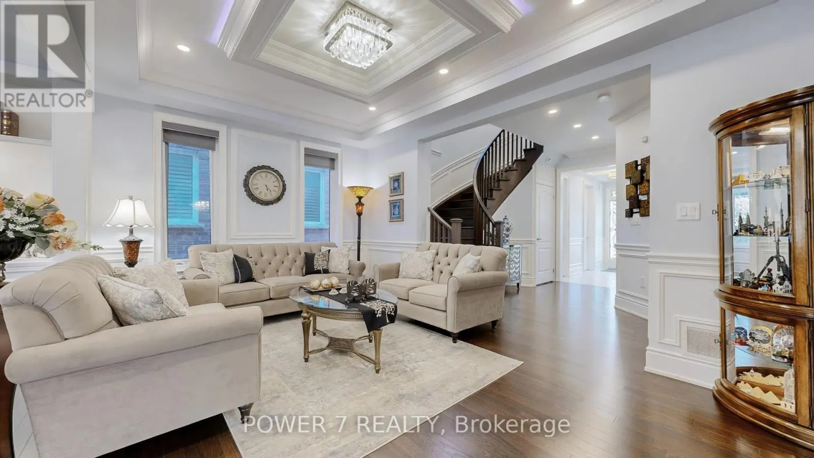 241 DEGRAAF CRESCENT