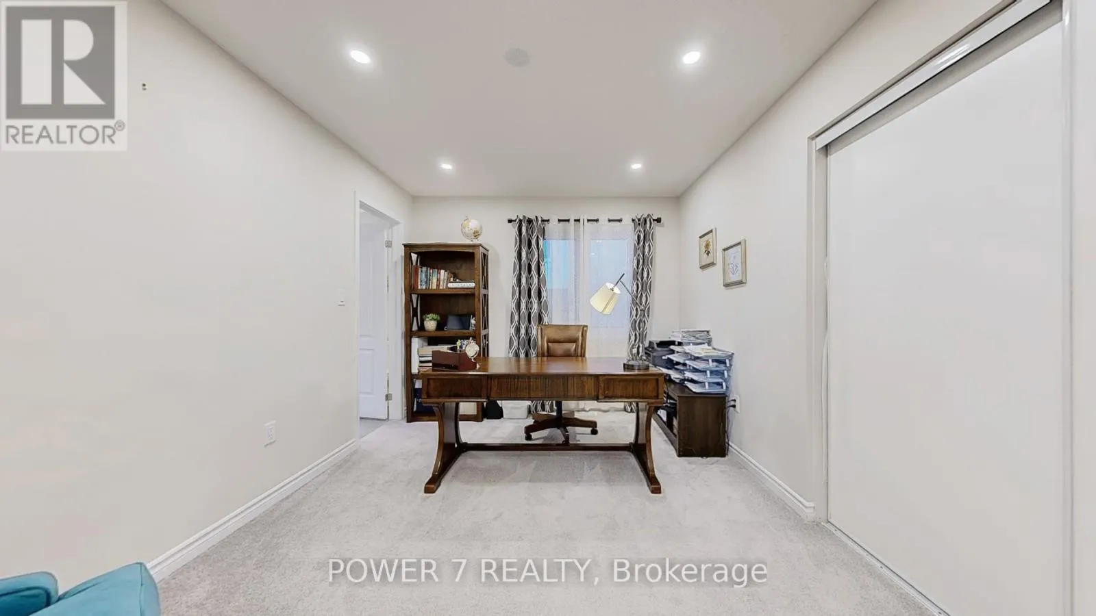 241 DEGRAAF CRESCENT