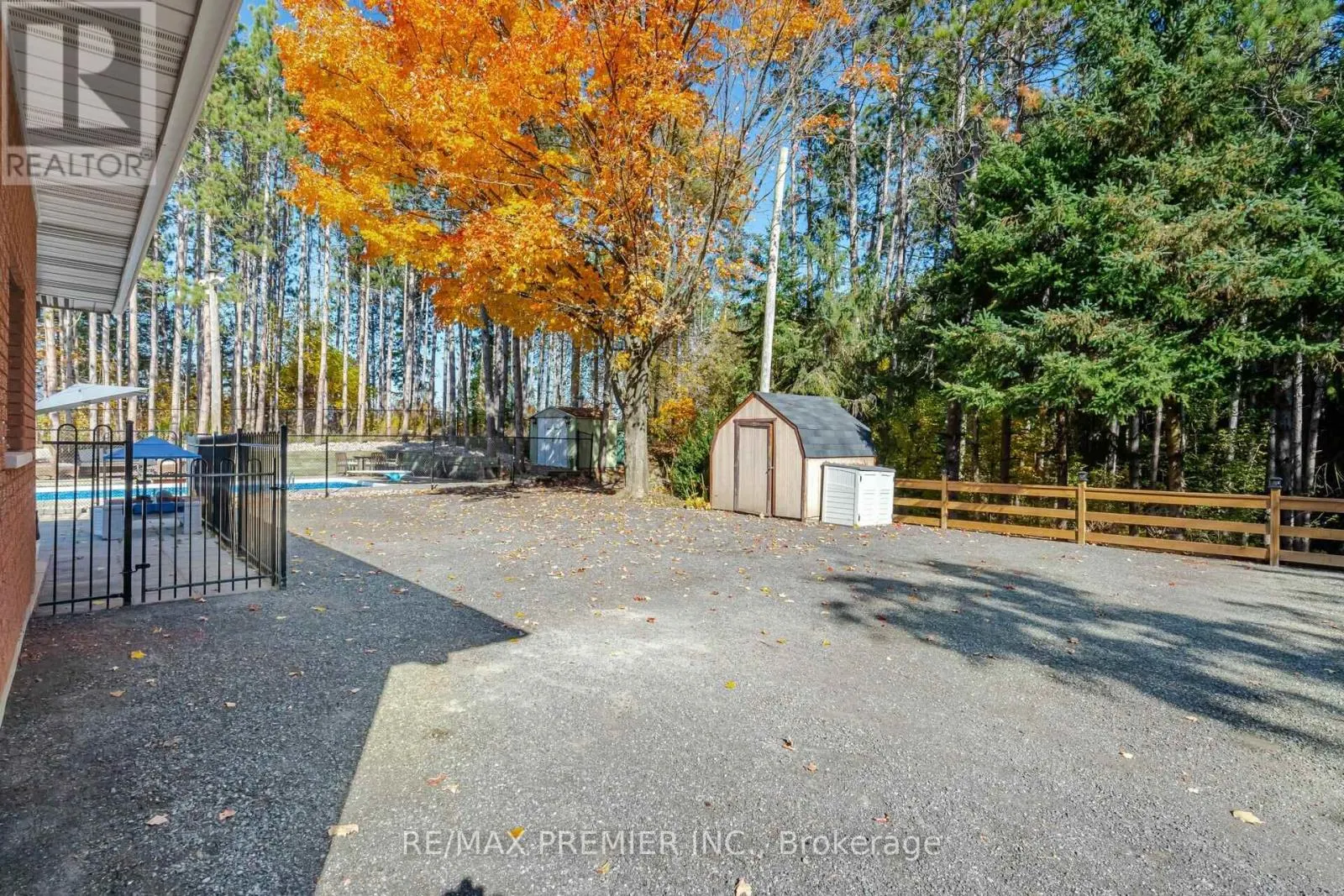 4904 10TH SIDE ROAD