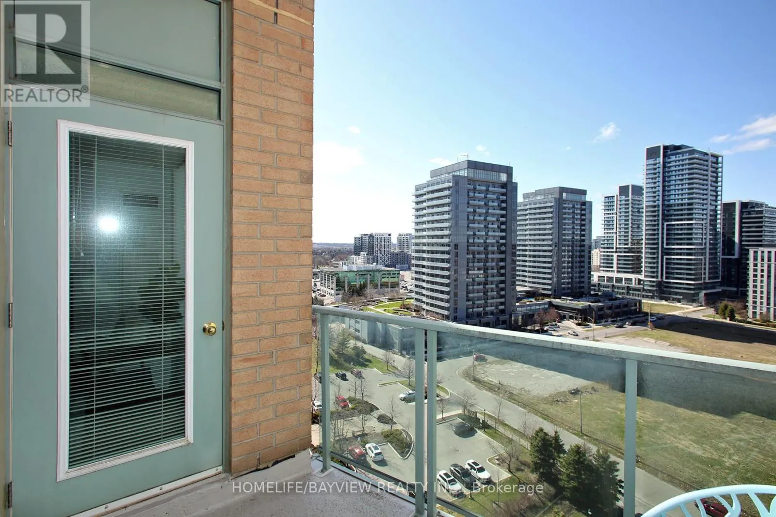 PH12 - 23 ONEIDA CRESCENT