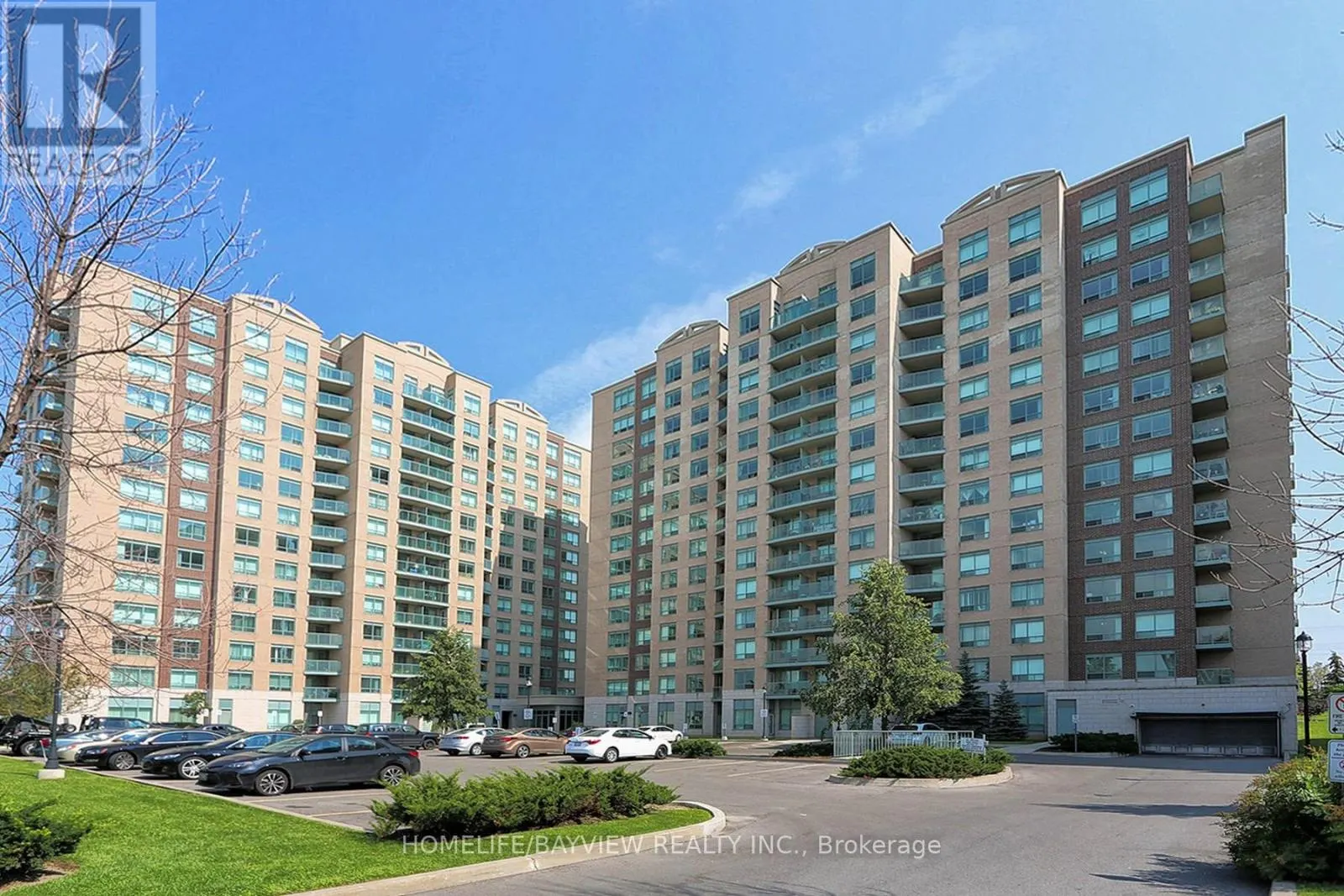 PH12 - 23 ONEIDA CRESCENT