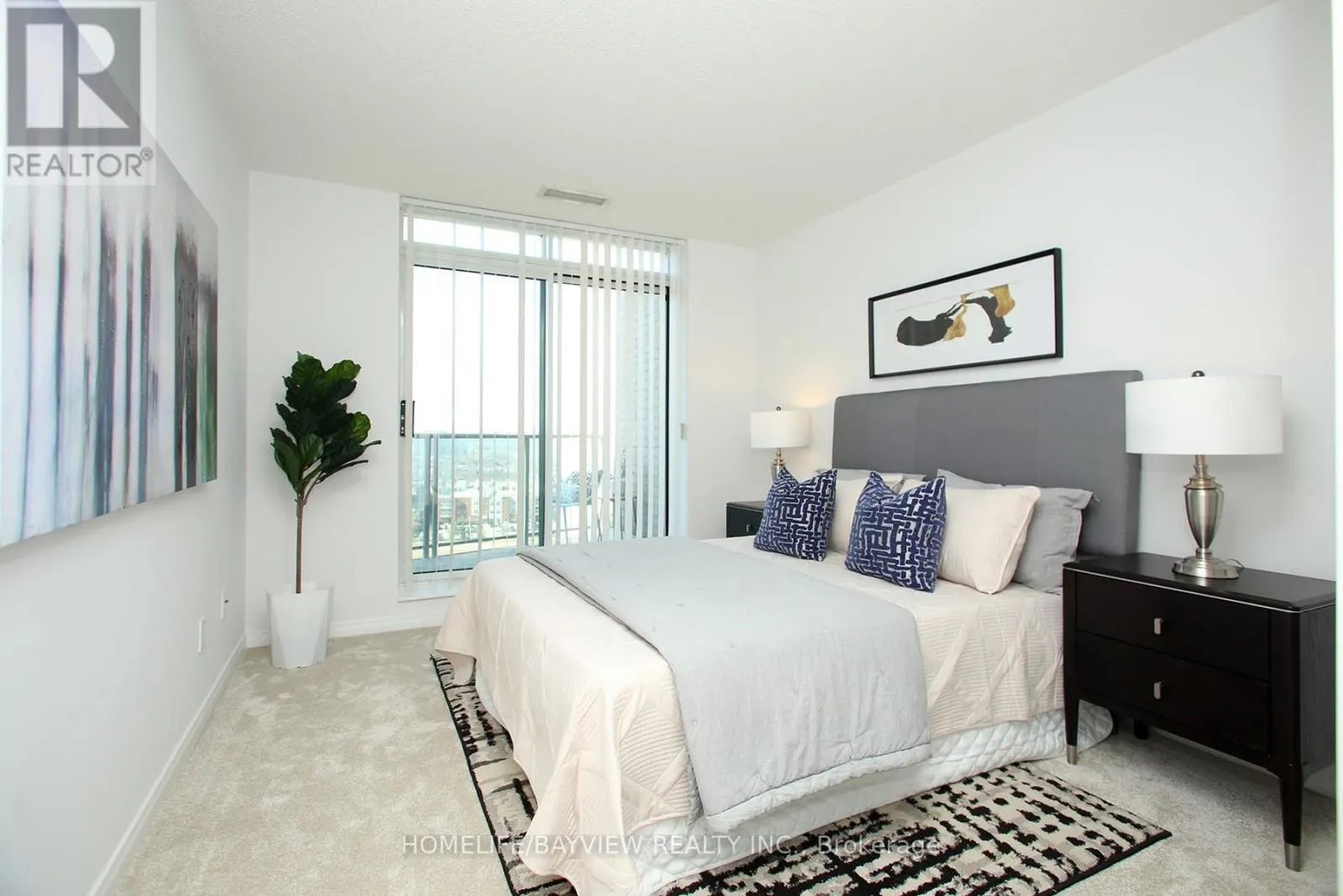 PH12 - 23 ONEIDA CRESCENT