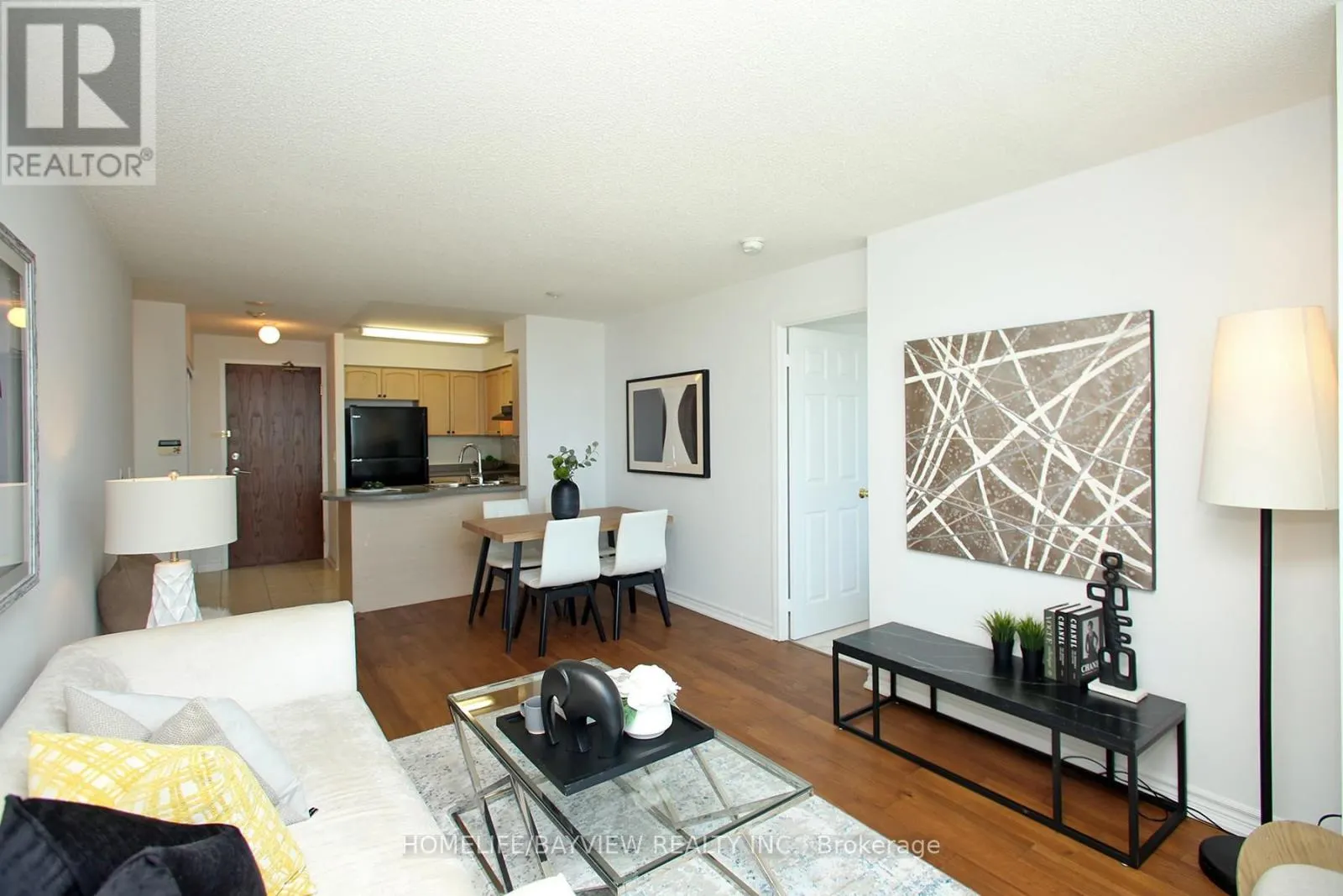 PH12 - 23 ONEIDA CRESCENT