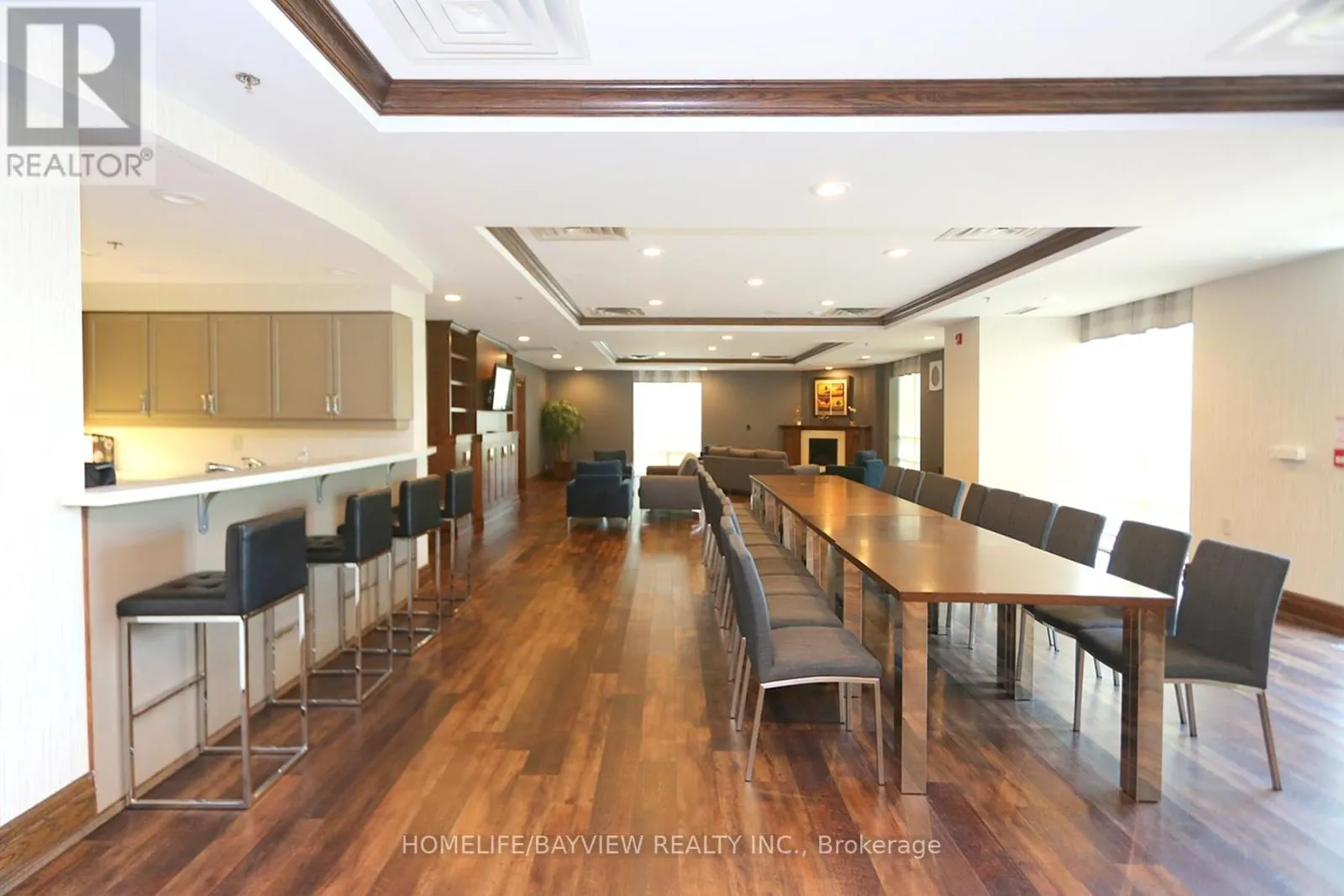 PH12 - 23 ONEIDA CRESCENT