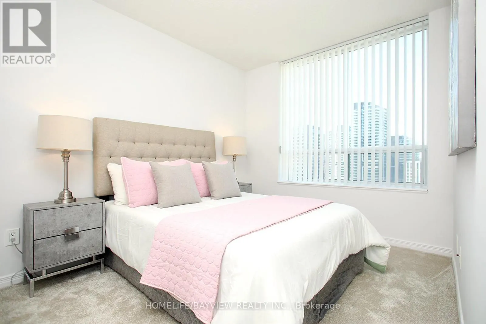 PH12 - 23 ONEIDA CRESCENT