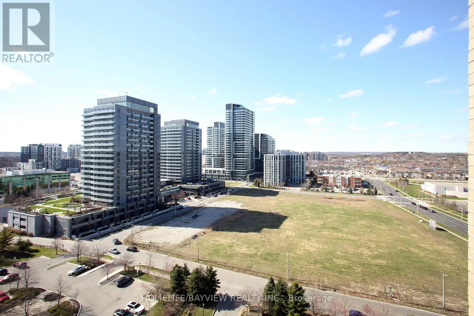 PH12 - 23 ONEIDA CRESCENT