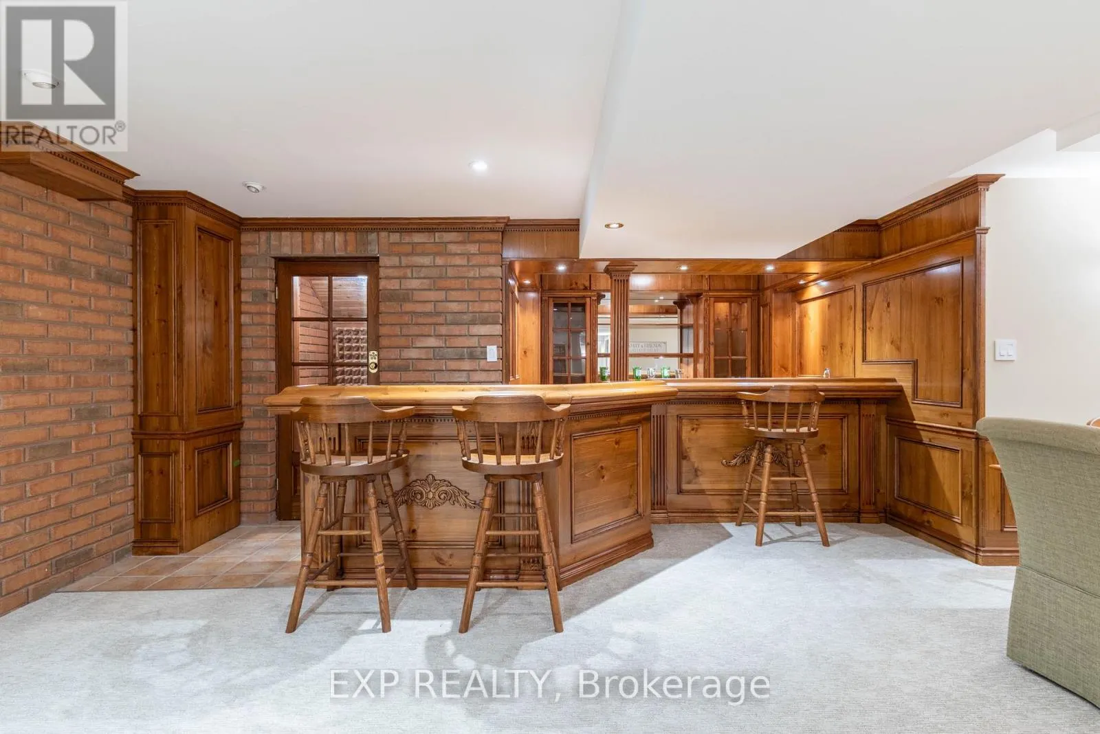 85 WILLIS DRIVE