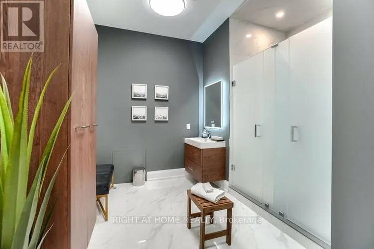 1 - 2050 STEELES AVENUE W