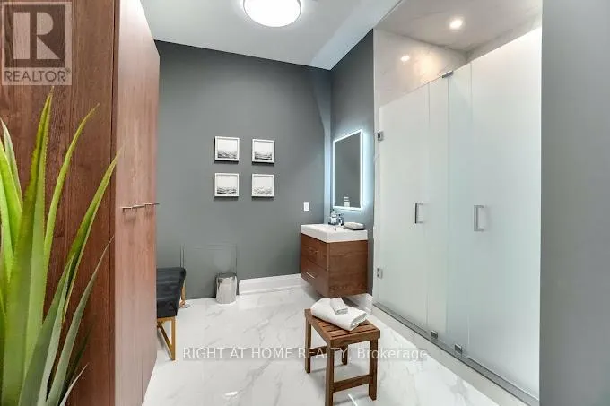 1 - 2050 STEELES AVENUE W