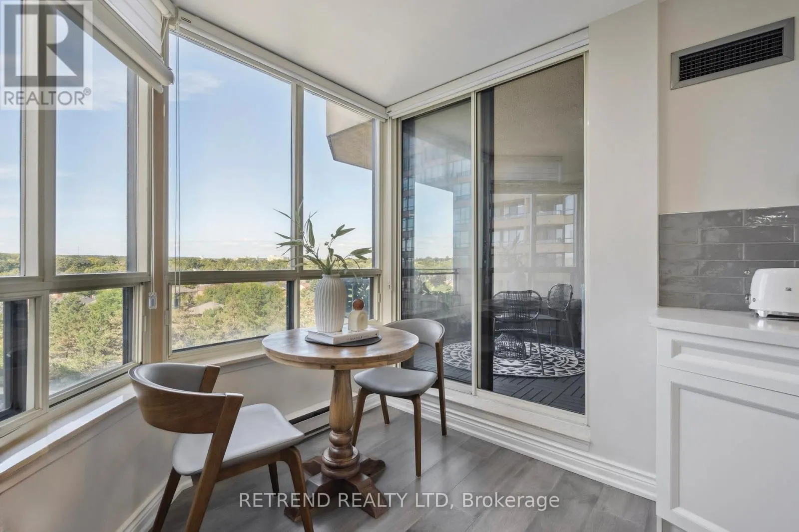 826 - 32 CLARISSA DRIVE