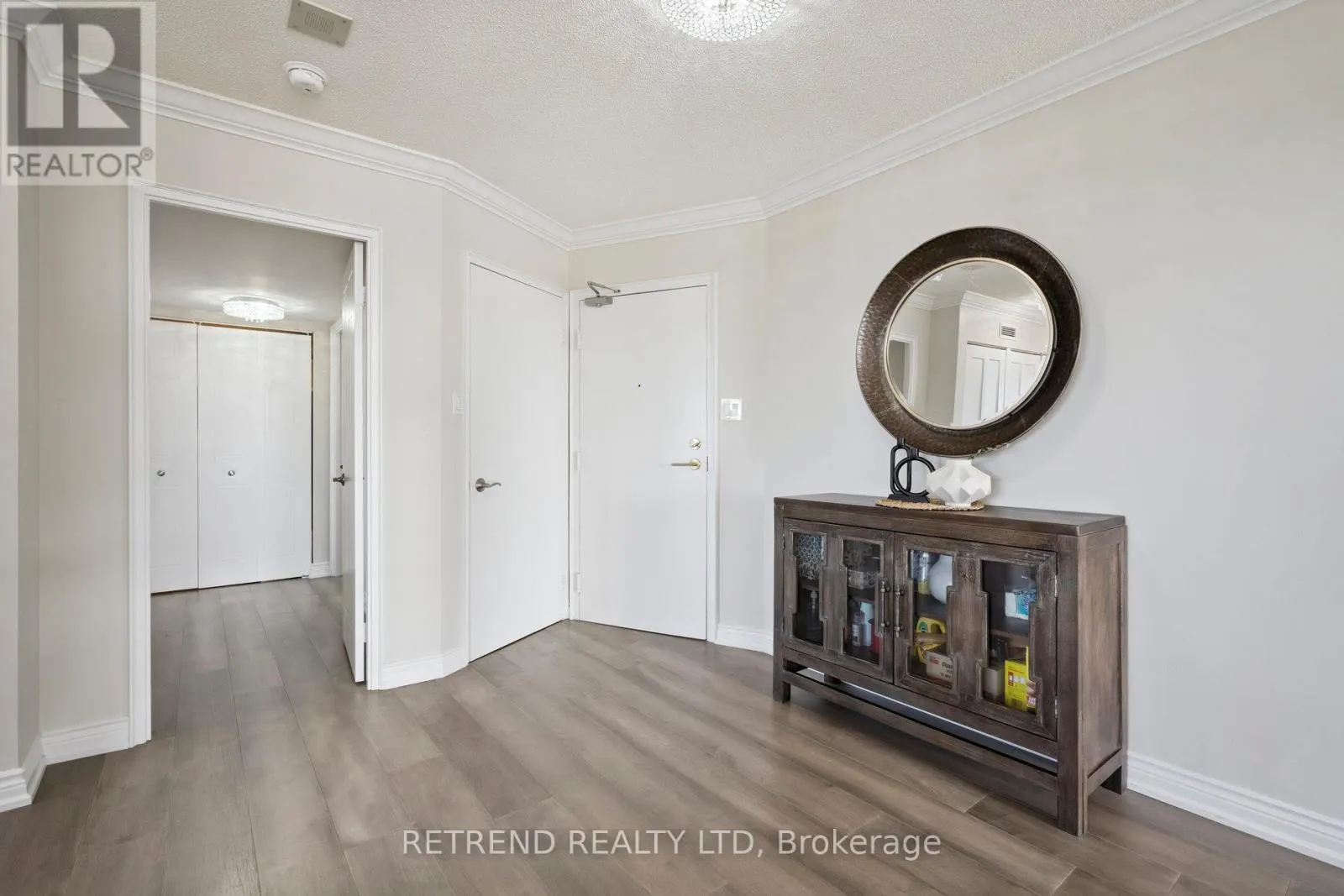 826 - 32 CLARISSA DRIVE