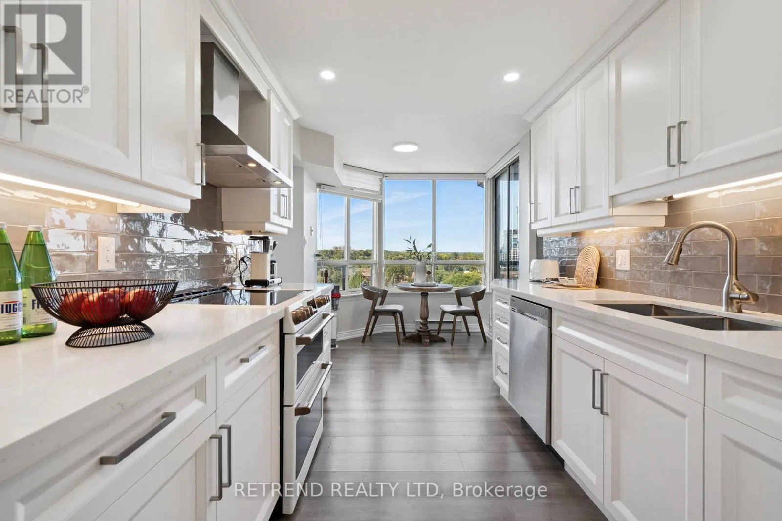 826 - 32 CLARISSA DRIVE