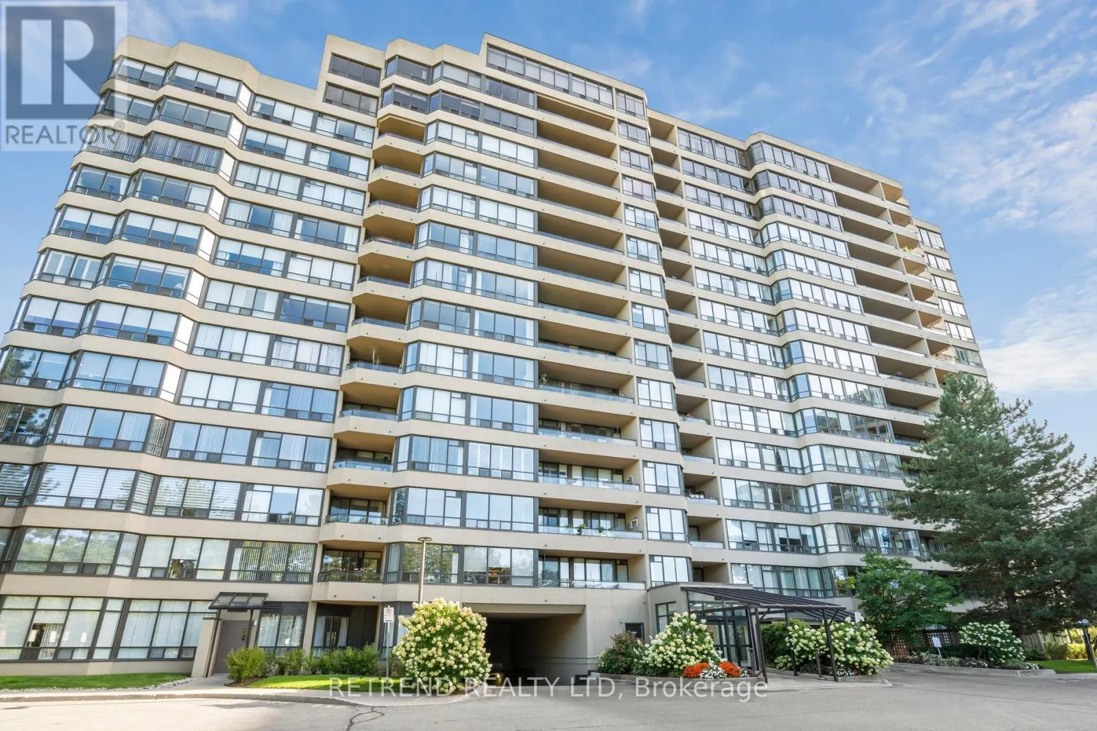 826 - 32 CLARISSA DRIVE