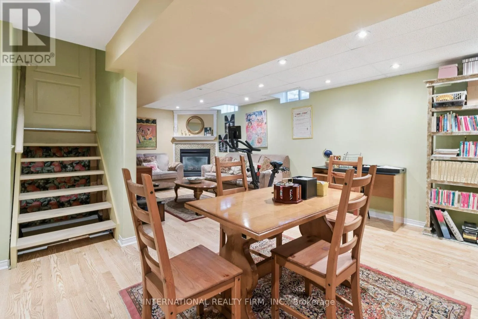 76 TIMBERWOLF CRESCENT