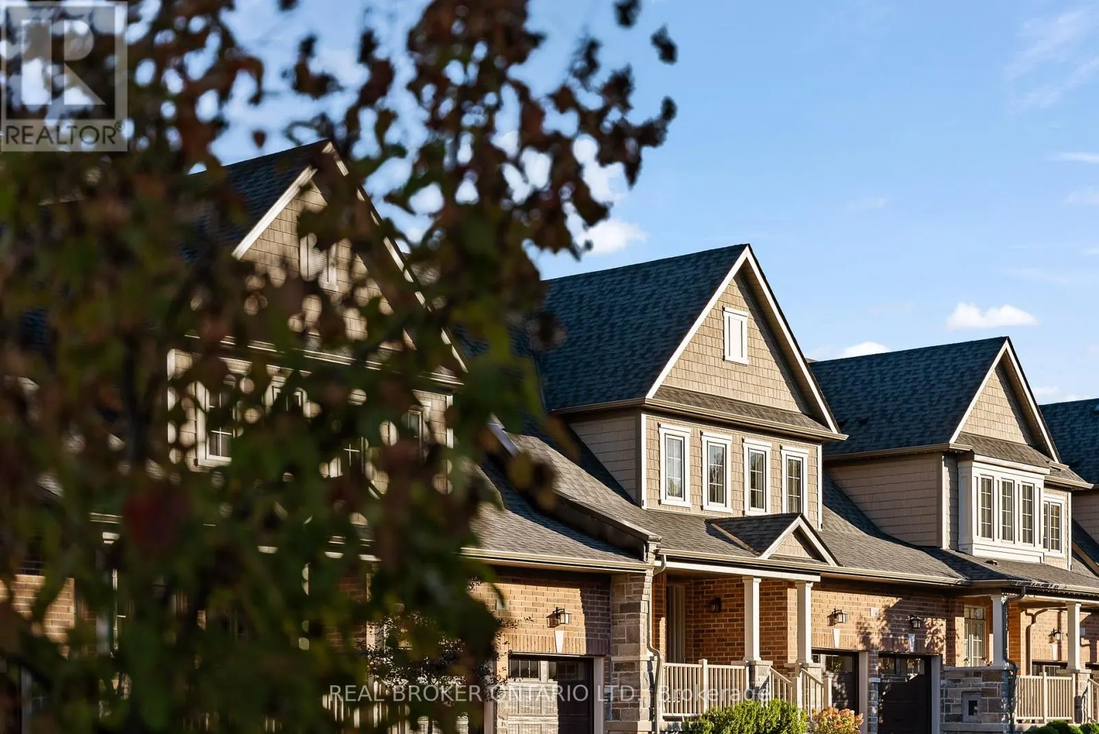 11 HOWARD WILLIAMS COURT