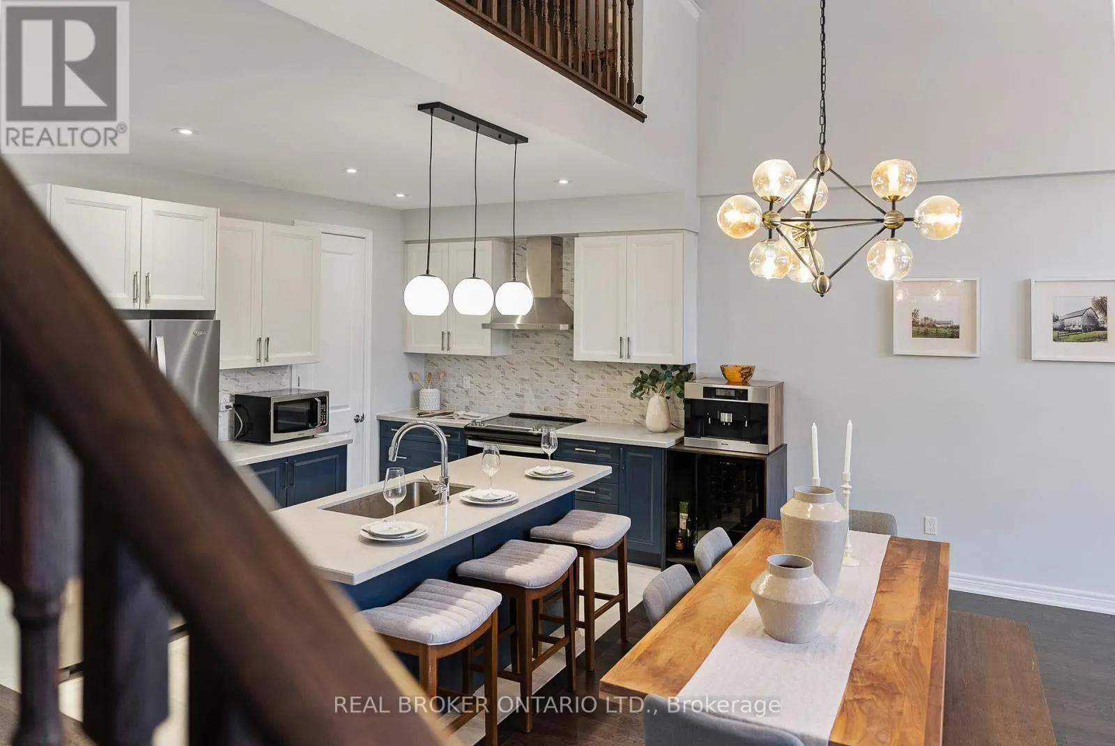 11 HOWARD WILLIAMS COURT