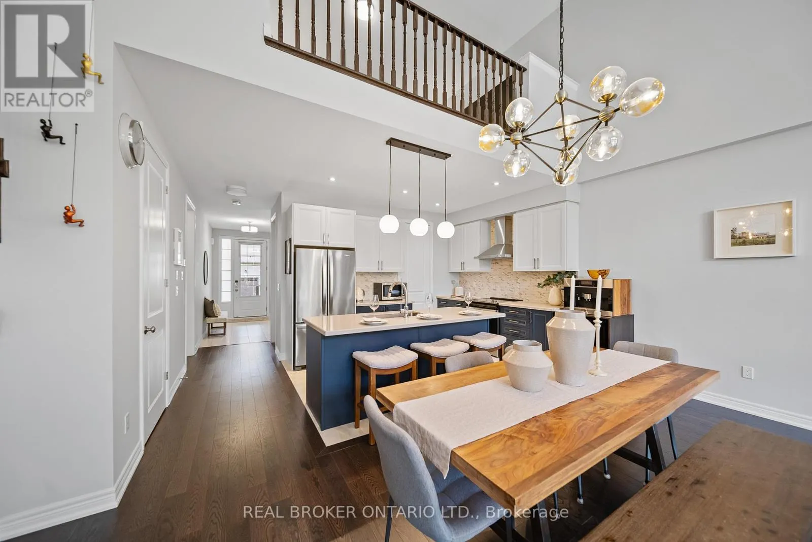 11 HOWARD WILLIAMS COURT