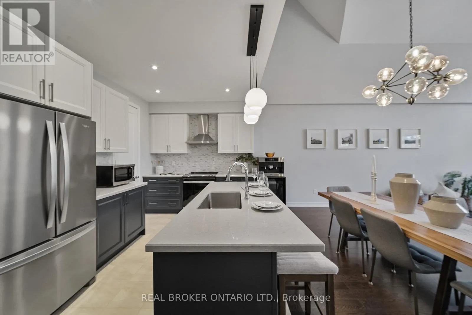 11 HOWARD WILLIAMS COURT