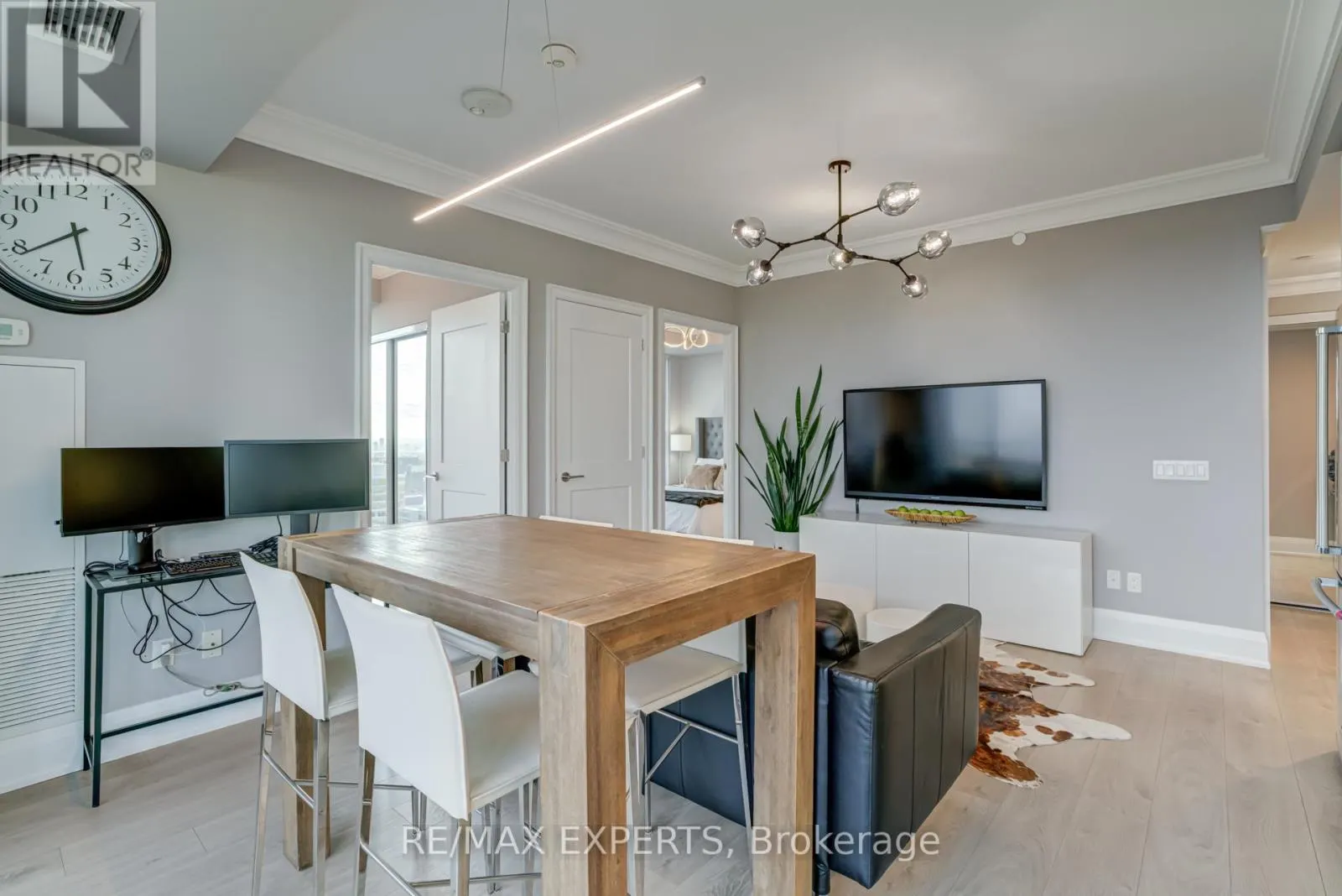 2106 - 7895 JANE STREET