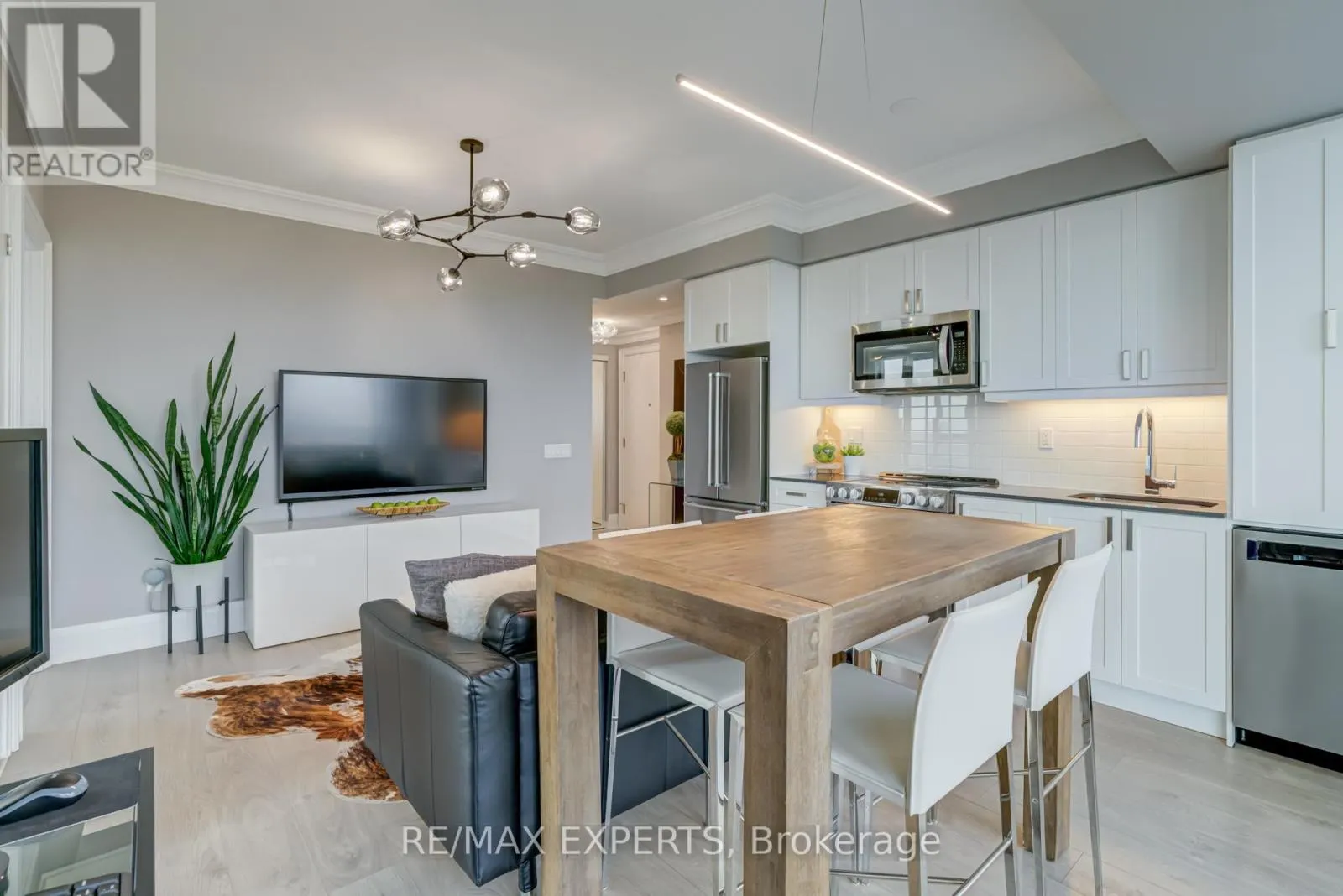 2106 - 7895 JANE STREET