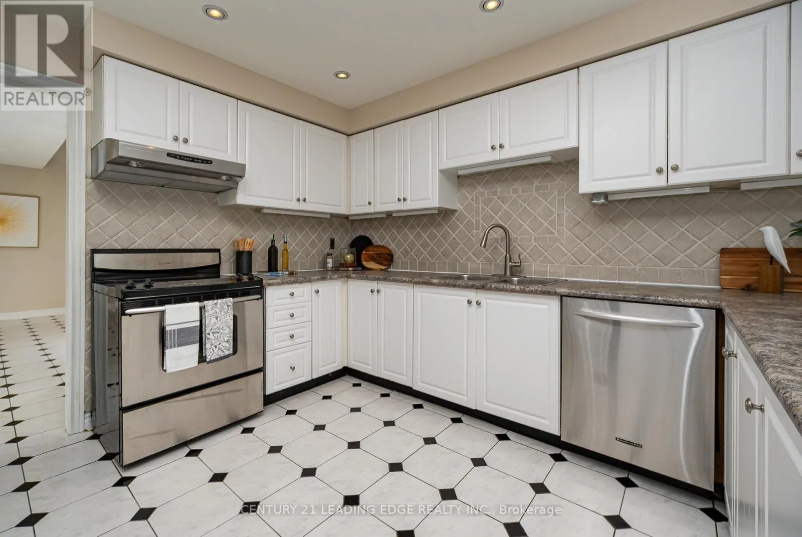 7 DELANCEY CRESCENT