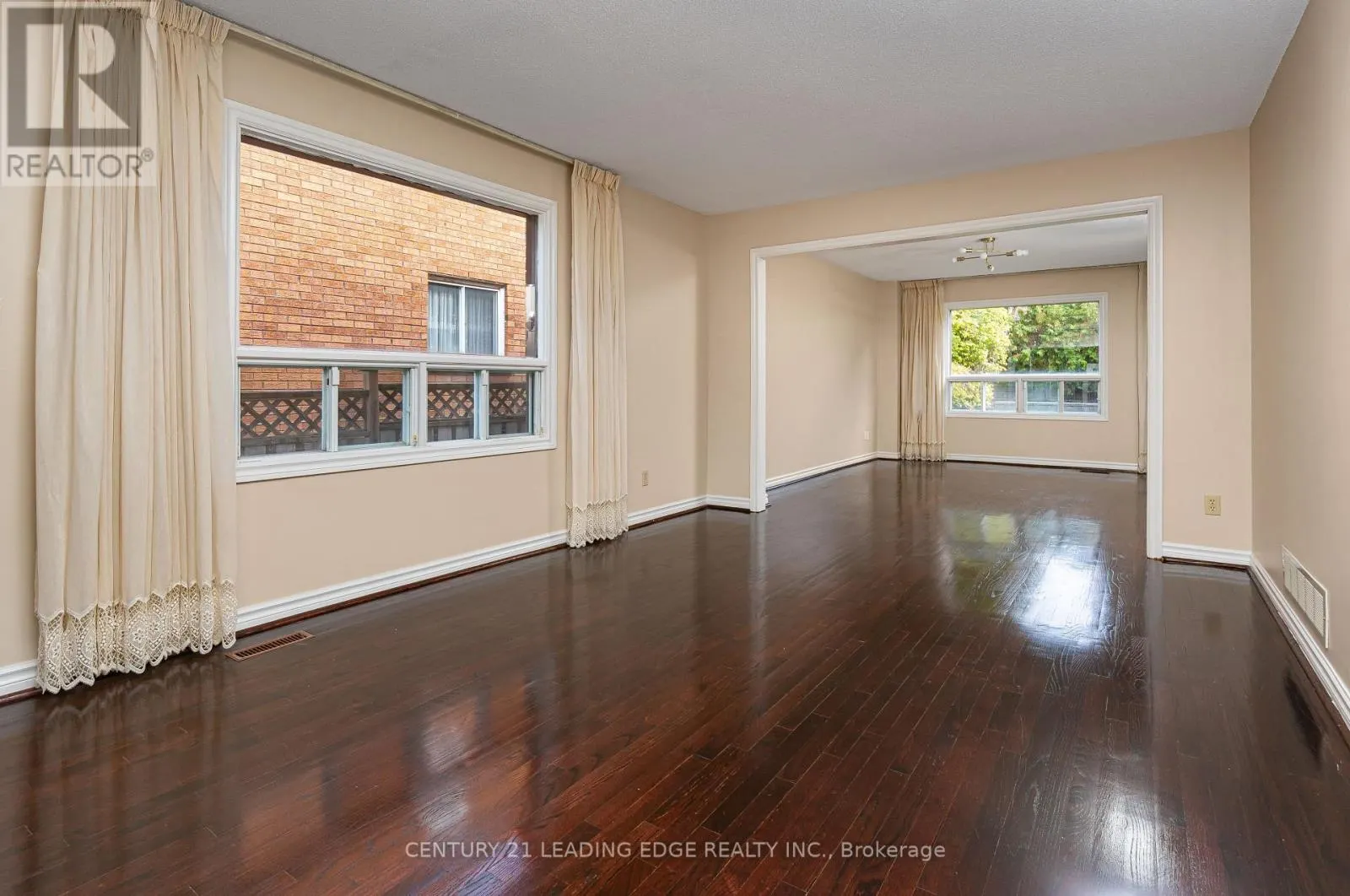 7 DELANCEY CRESCENT