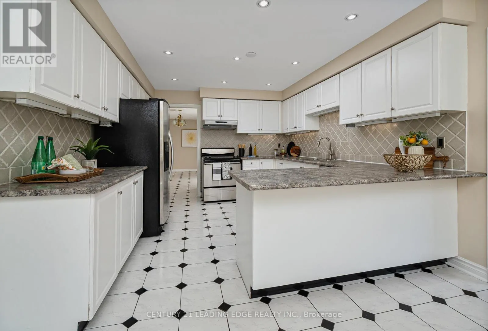 7 DELANCEY CRESCENT