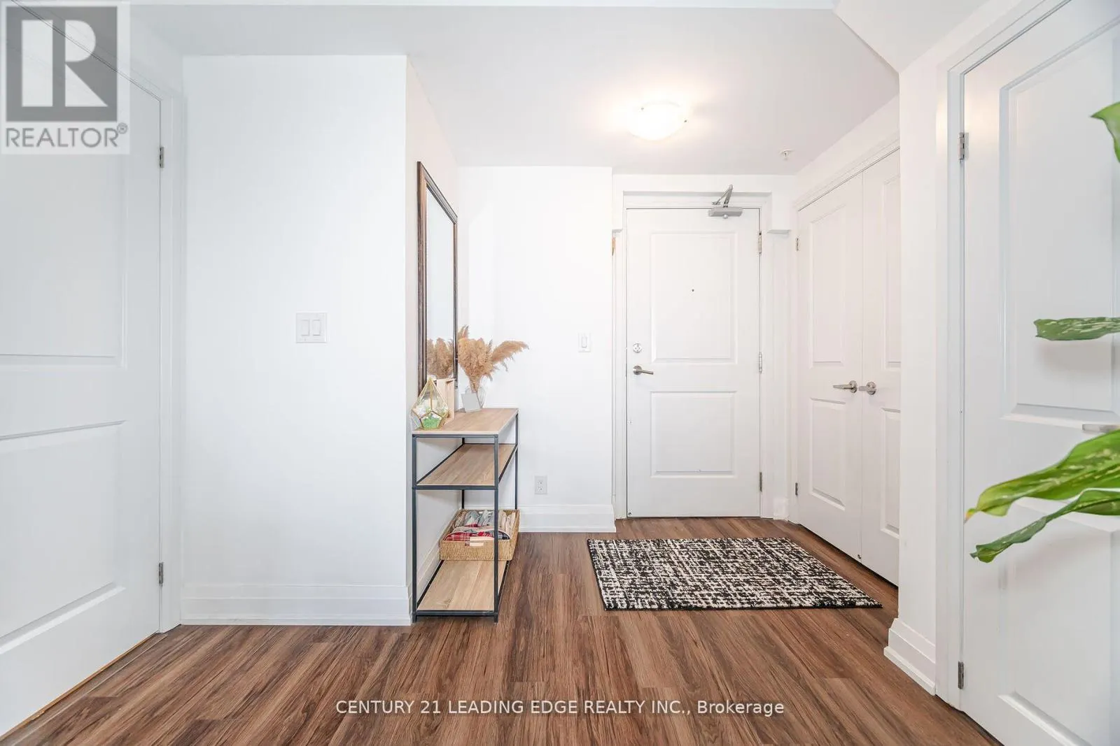 108 - 24 WOODSTREAM BOULEVARD