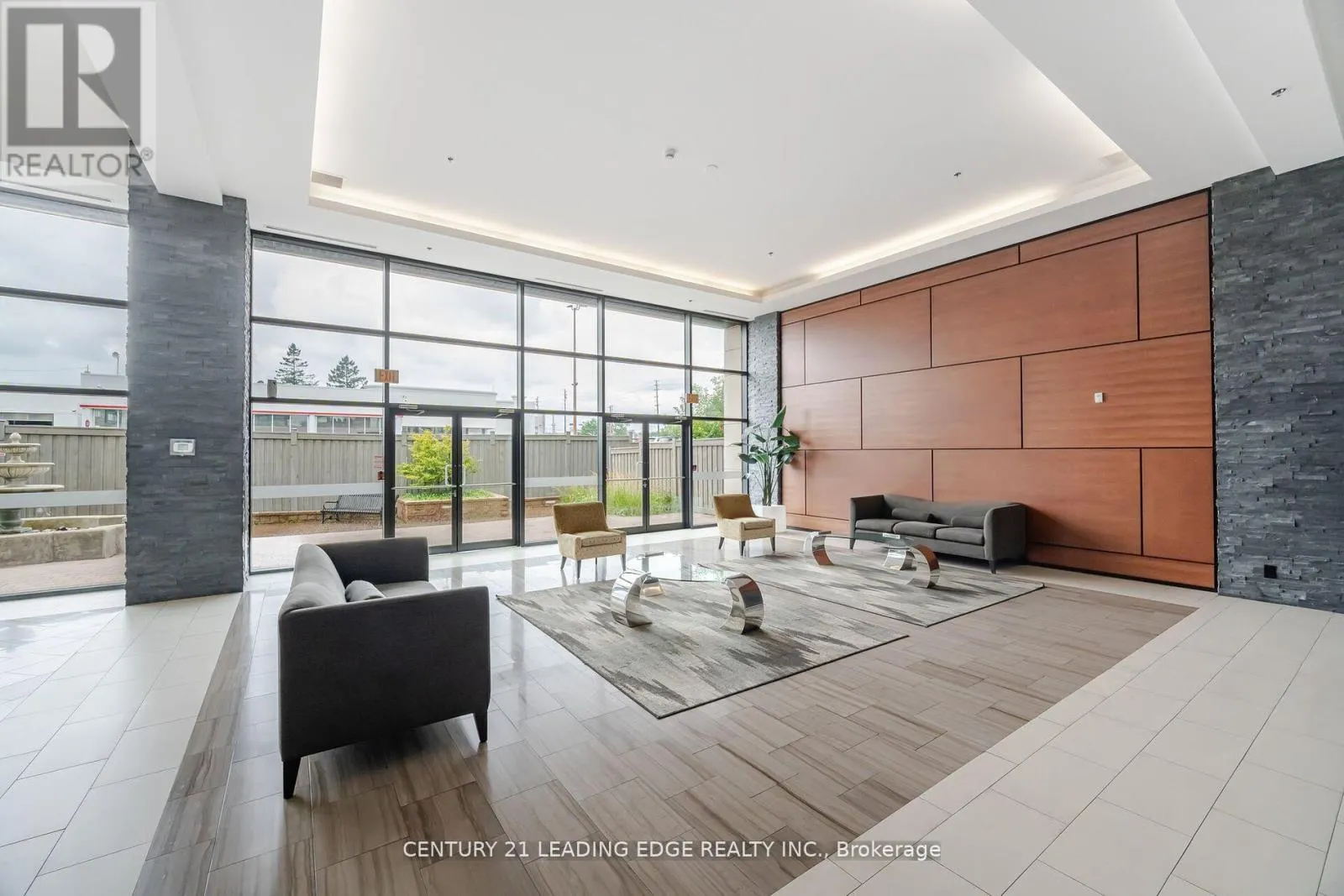 108 - 24 WOODSTREAM BOULEVARD