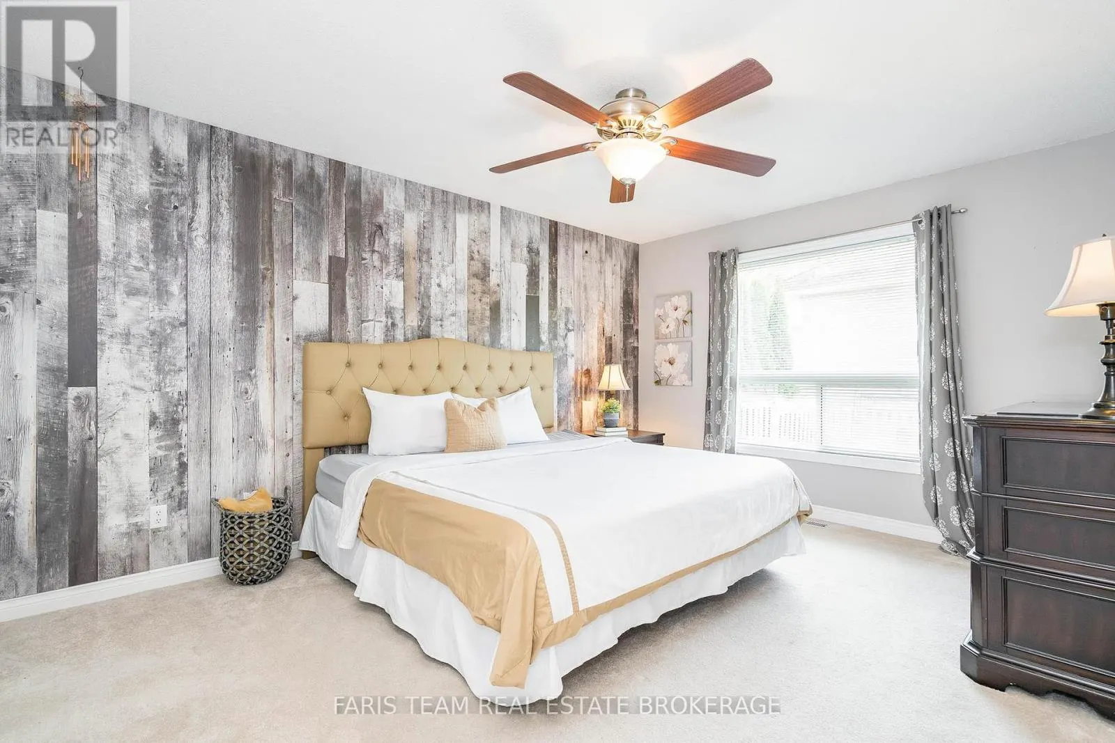 2 FOREST EDGE CRESCENT