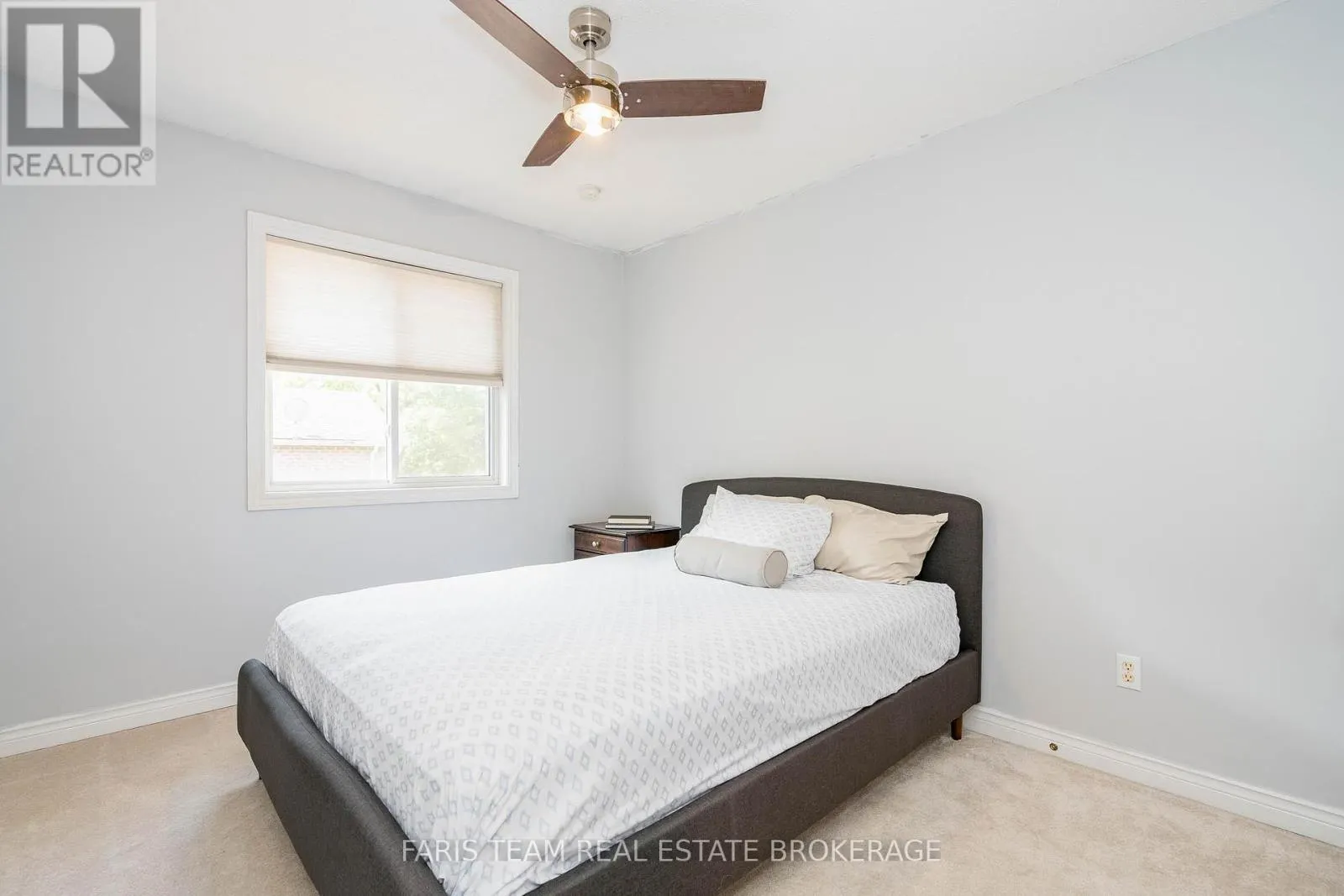 2 FOREST EDGE CRESCENT