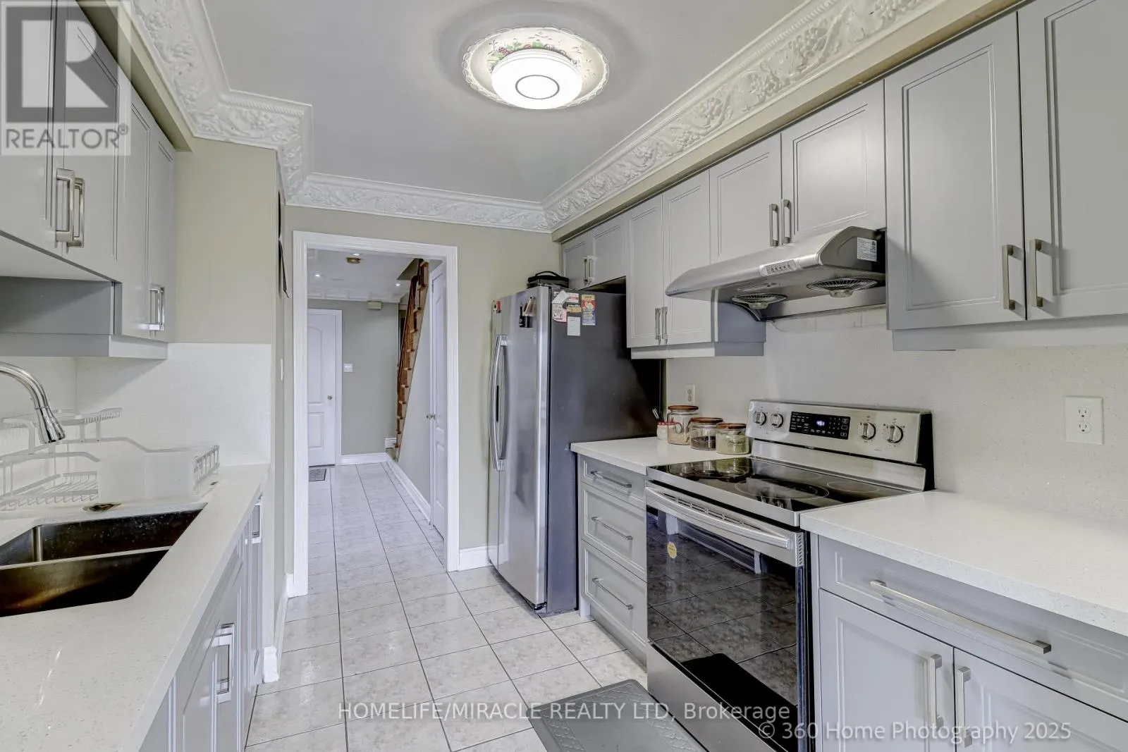 7 CREEKWOOD COURT