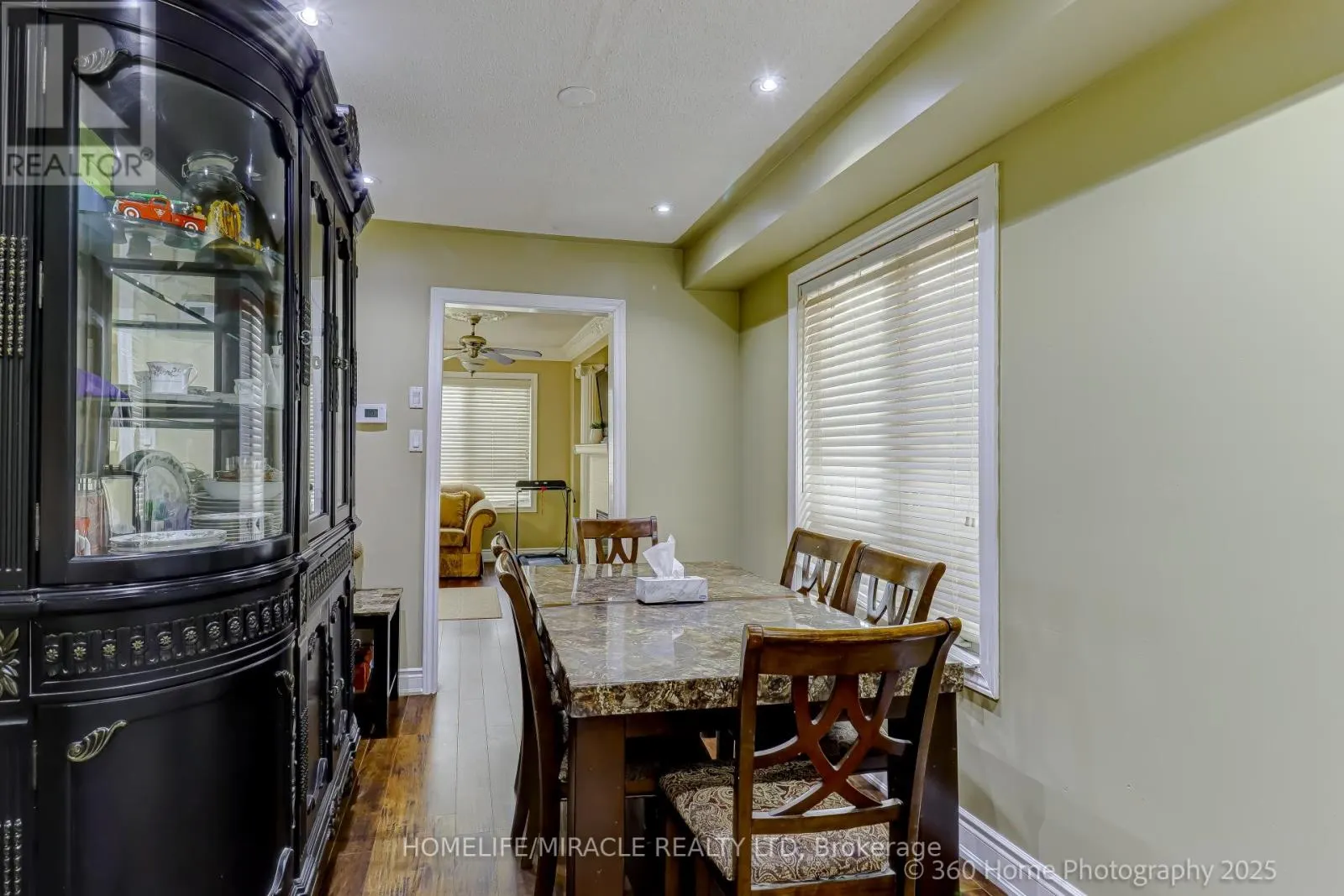 7 CREEKWOOD COURT