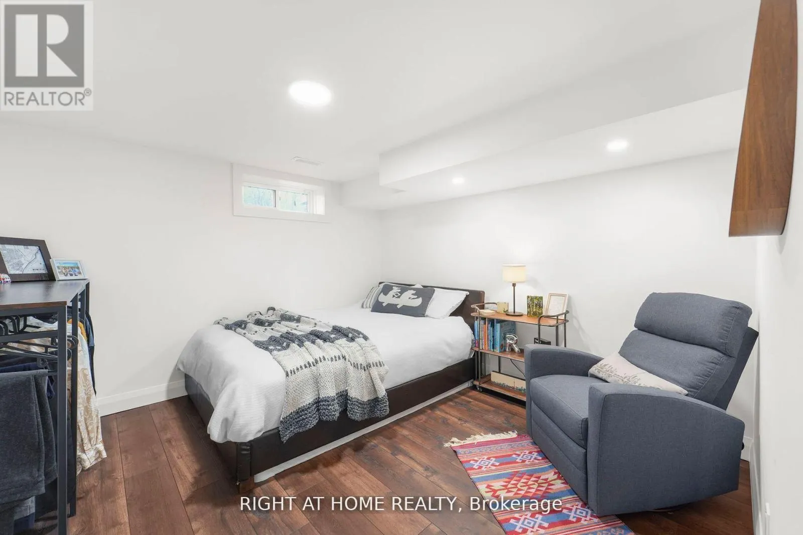 17083 WARDEN AVENUE