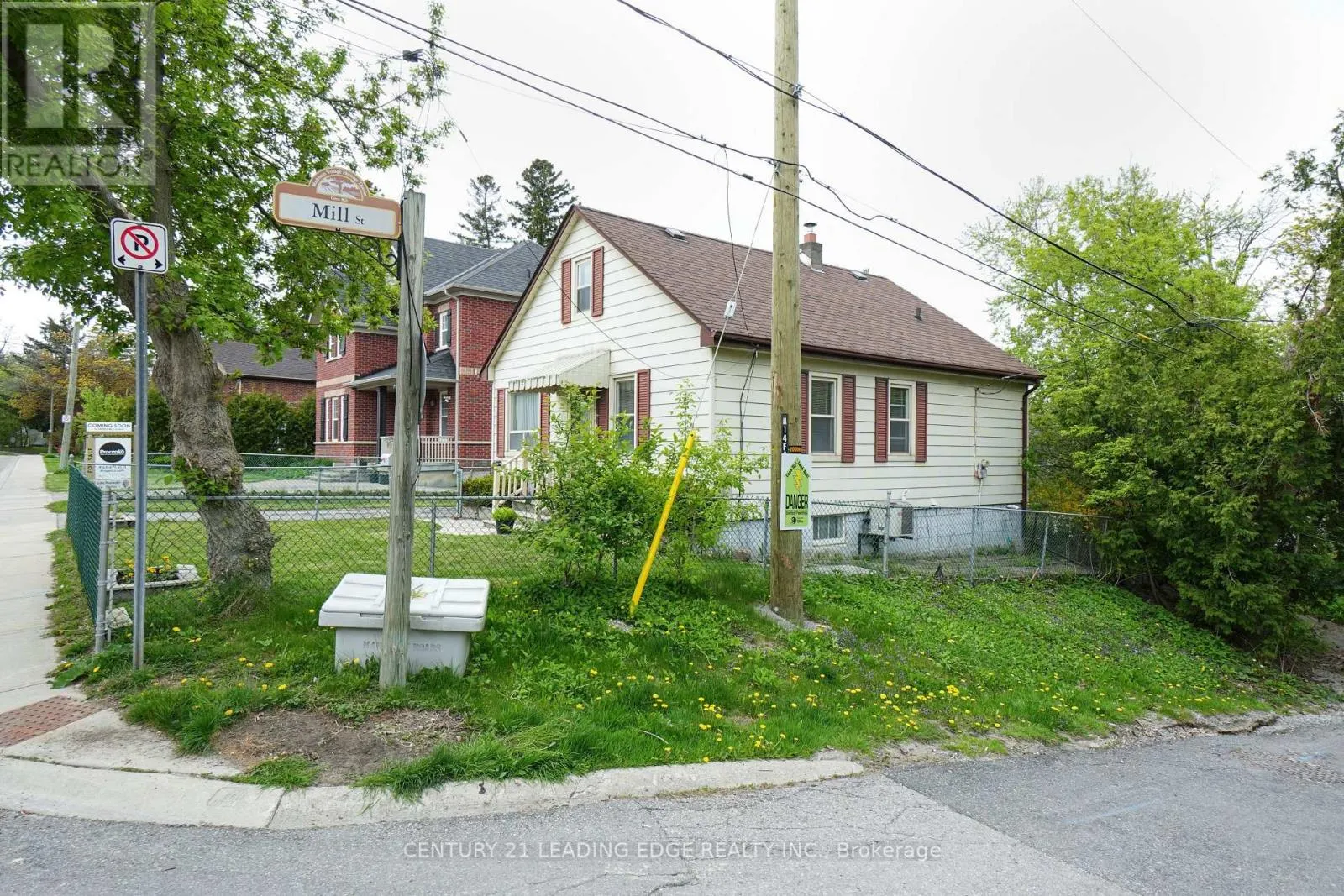 12 ROUGE STREET