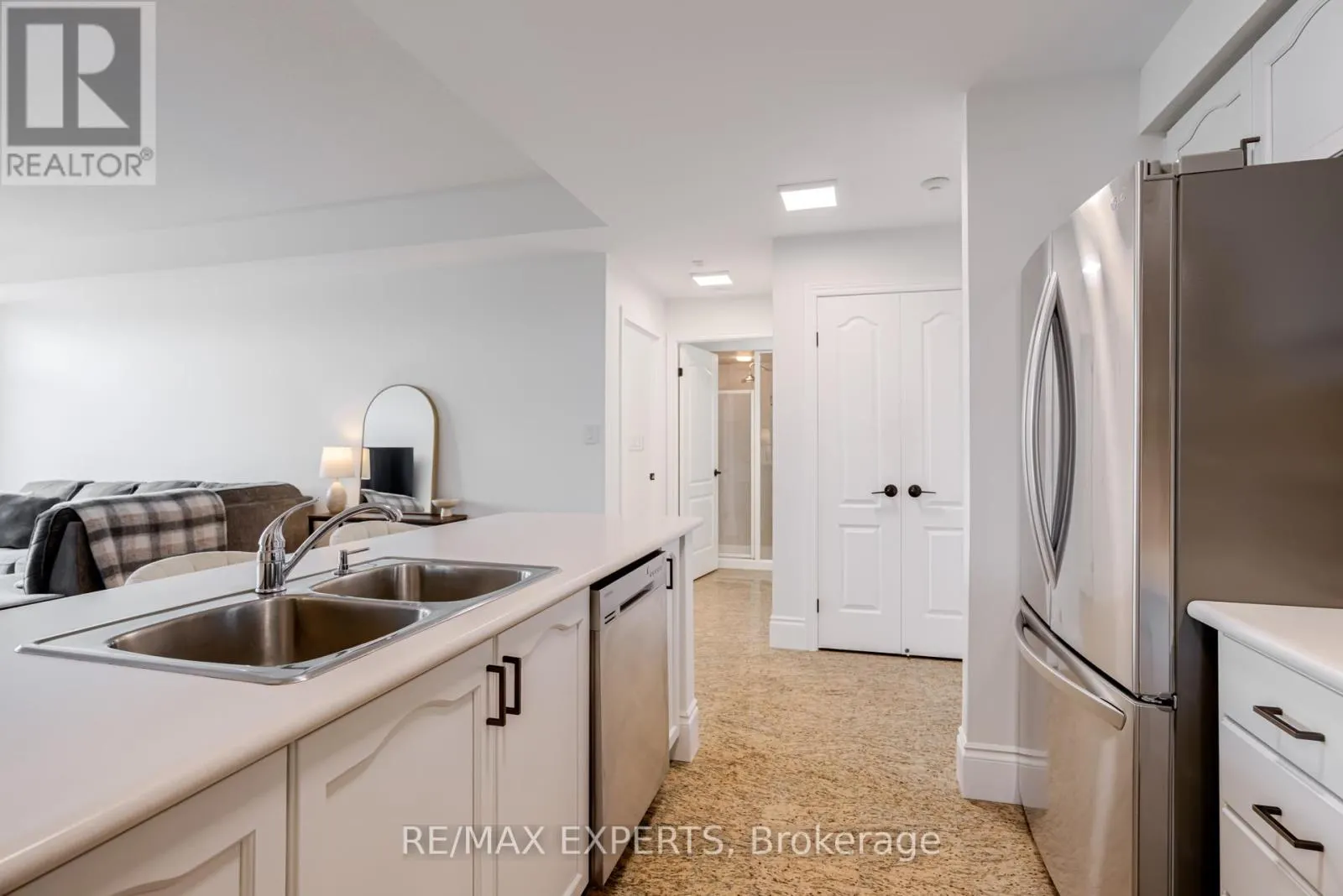 408 - 53 WOODBRIDGE AVENUE N