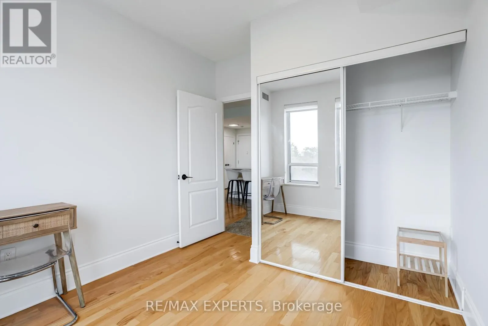 408 - 53 WOODBRIDGE AVENUE N