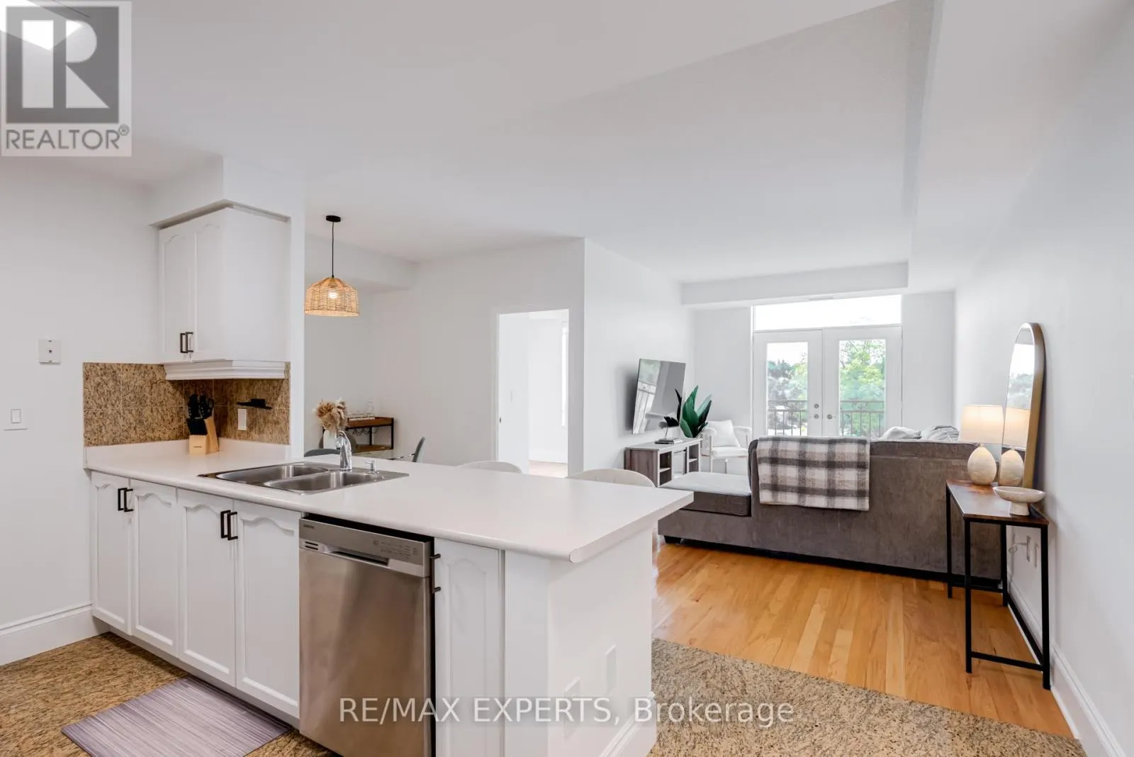 408 - 53 WOODBRIDGE AVENUE N