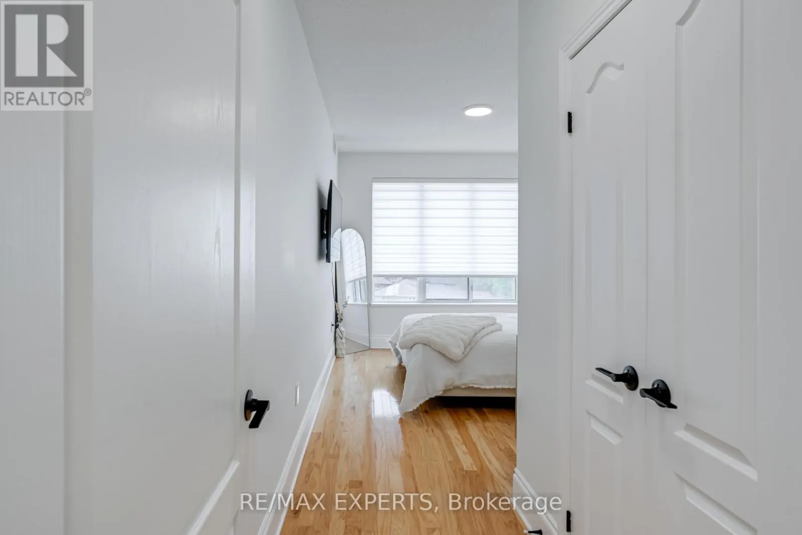408 - 53 WOODBRIDGE AVENUE N