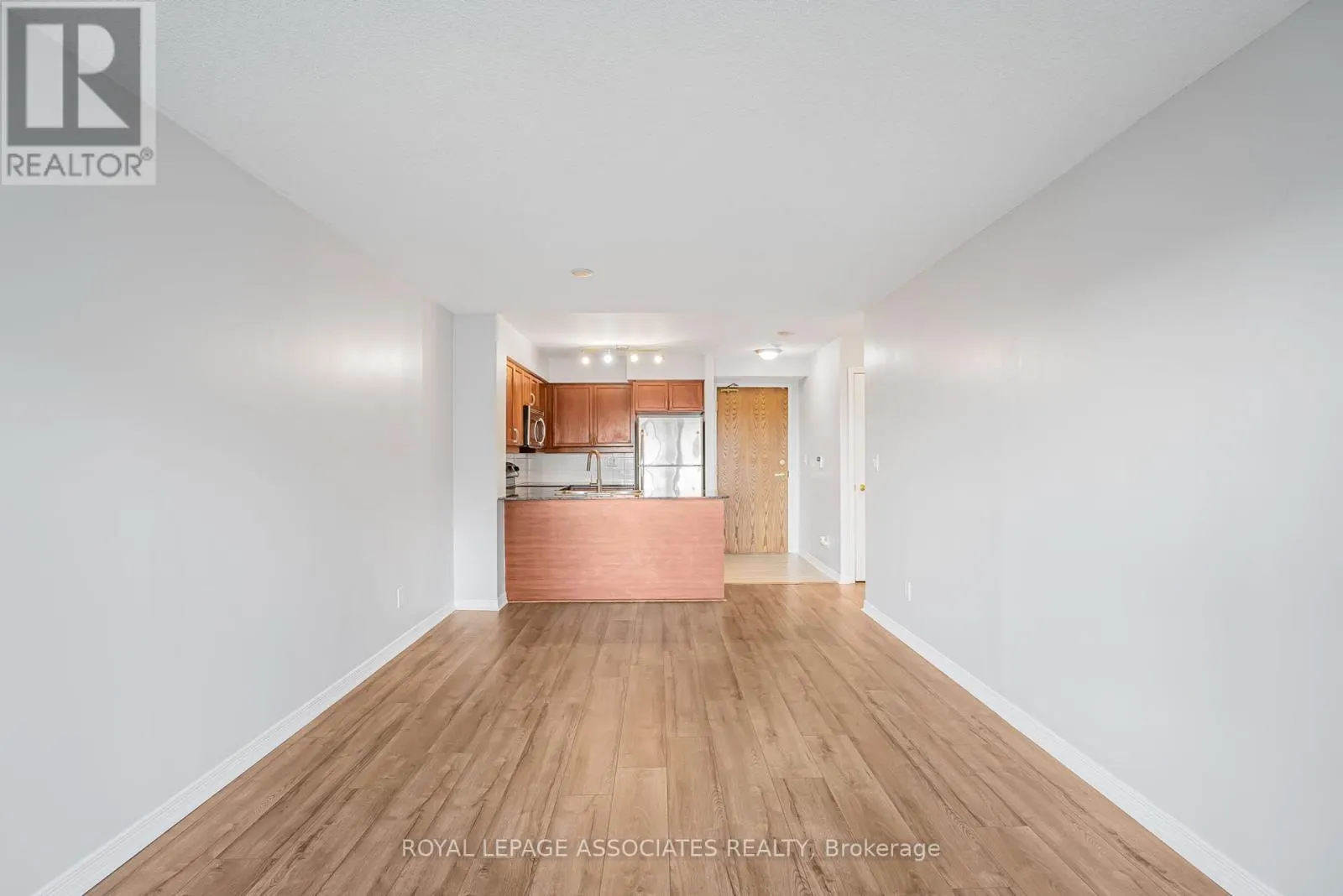 715 - 185 ONEIDA CRESCENT